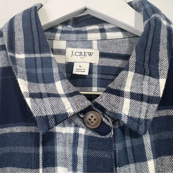 J.Crew Plaid Flannel Shirt Jacket Womens Large Blue Signature Fit Button Down - Picture 2 of 7